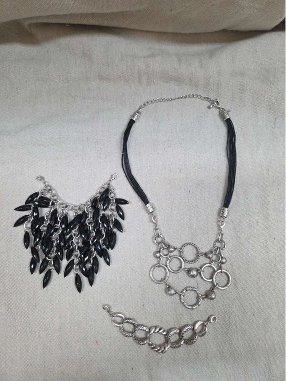 Premier Designs Triplet Necklace